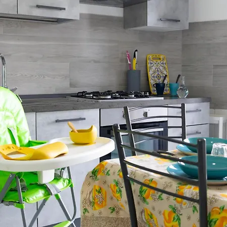 Appartamento Per Famiglie E Bambini Vicino Al Mare, A Pochi Minuti Dalla Spiaggia *